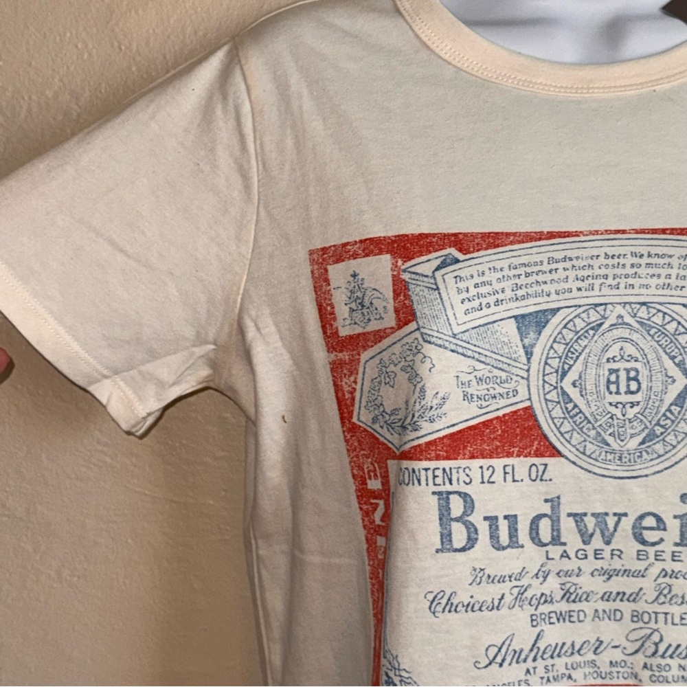 NWT Budweiser, lightweight, graphic T-shirt. - Picture 4 of 6